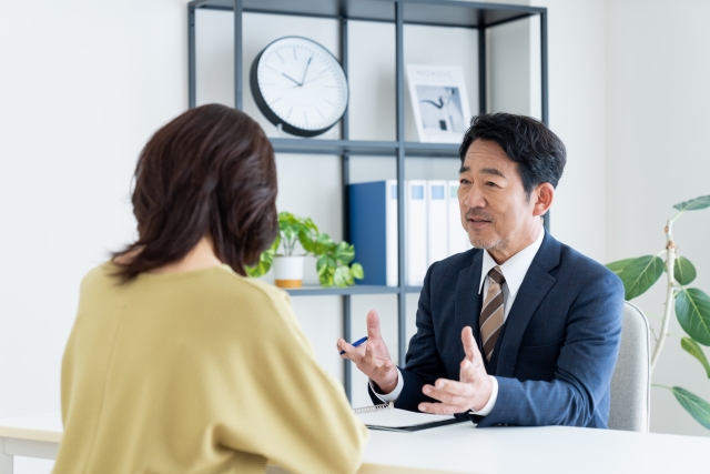 【“距離感”を間違えた瞬間に崩壊】顧客・スタッフとの危険な関係と防衛策
