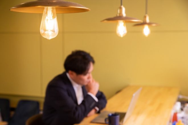 店を任せている雇われママが方針を破っている疑い|50代男性からの調査相談。